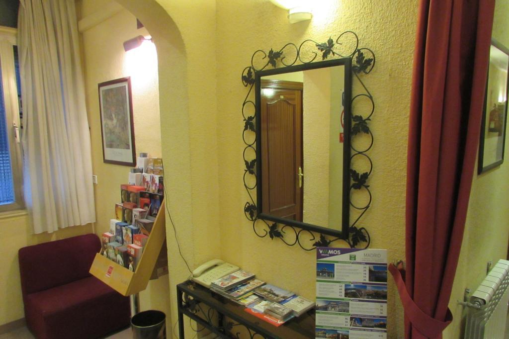 Hostal Prim Madrid Exterior foto